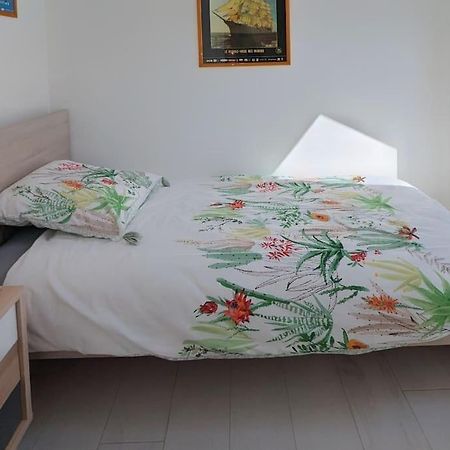 Appartement Pour 3 Personnes Sur La Plage Les Pieds Dans Leau Плоневе-Порзэ Экстерьер фото