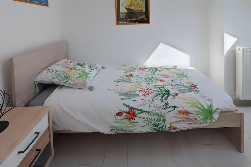 Appartement Pour 3 Personnes Sur La Plage Les Pieds Dans Leau Плоневе-Порзэ Экстерьер фото